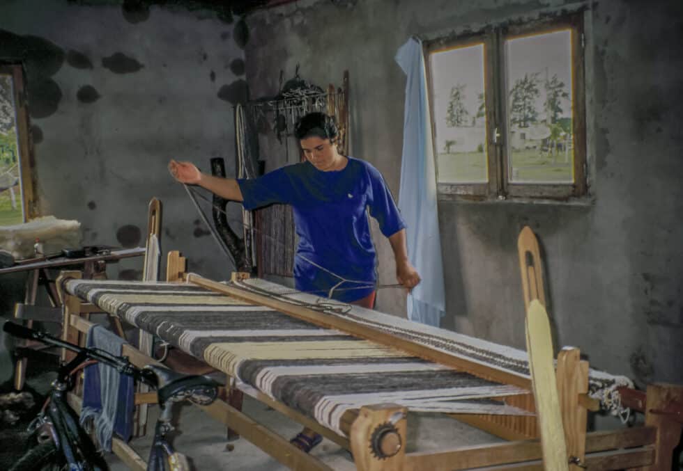 Marita weaving blanket. A Peace Corps volunteer’s story in Baltasar Brum, Uruguay.